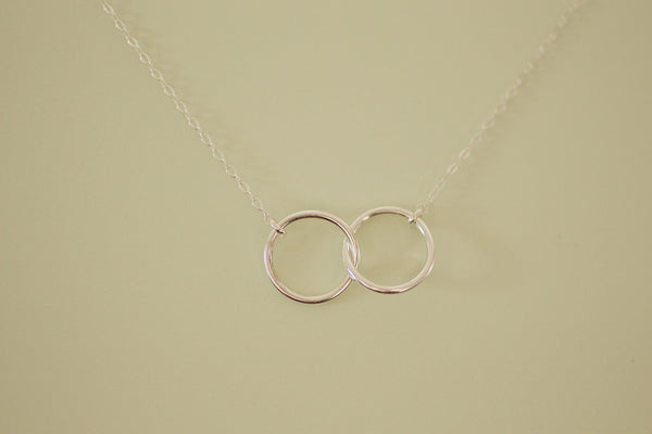 The Rebecca Small Connected Circles Necklace (Sterling Silver)