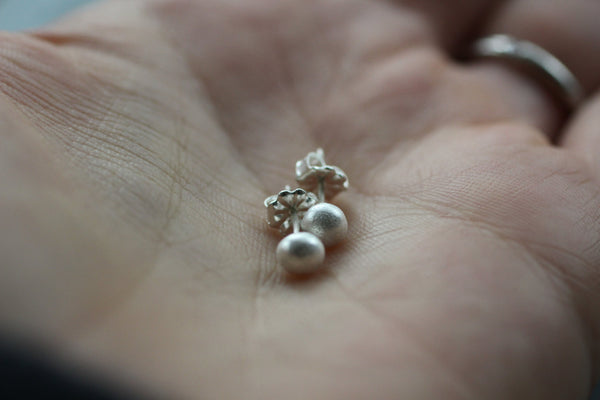 The Dot Silver ball post earrings (Sterling Silver)