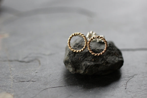 The Anna Circle stud earrings (Silver or Gold)